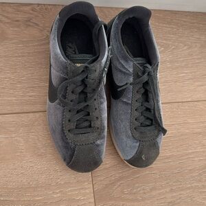 Grey velvet Nike Cortez